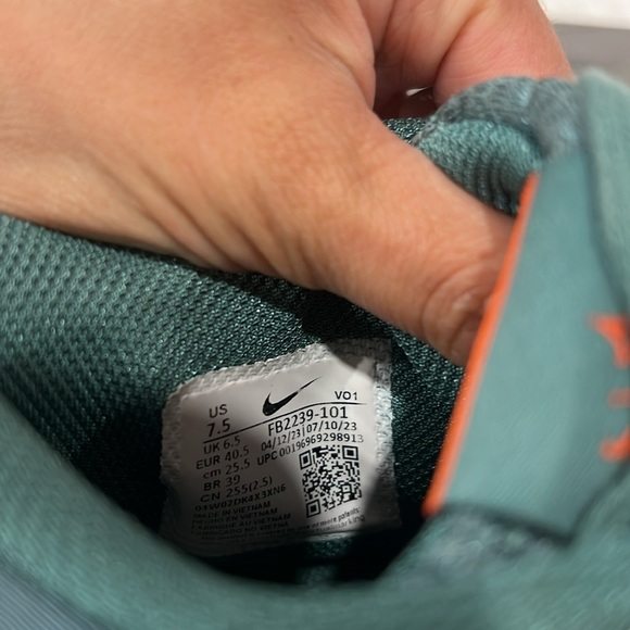 🔥Nike LeBron Witness 8 Basketball🔥 - Picture 4 of 5